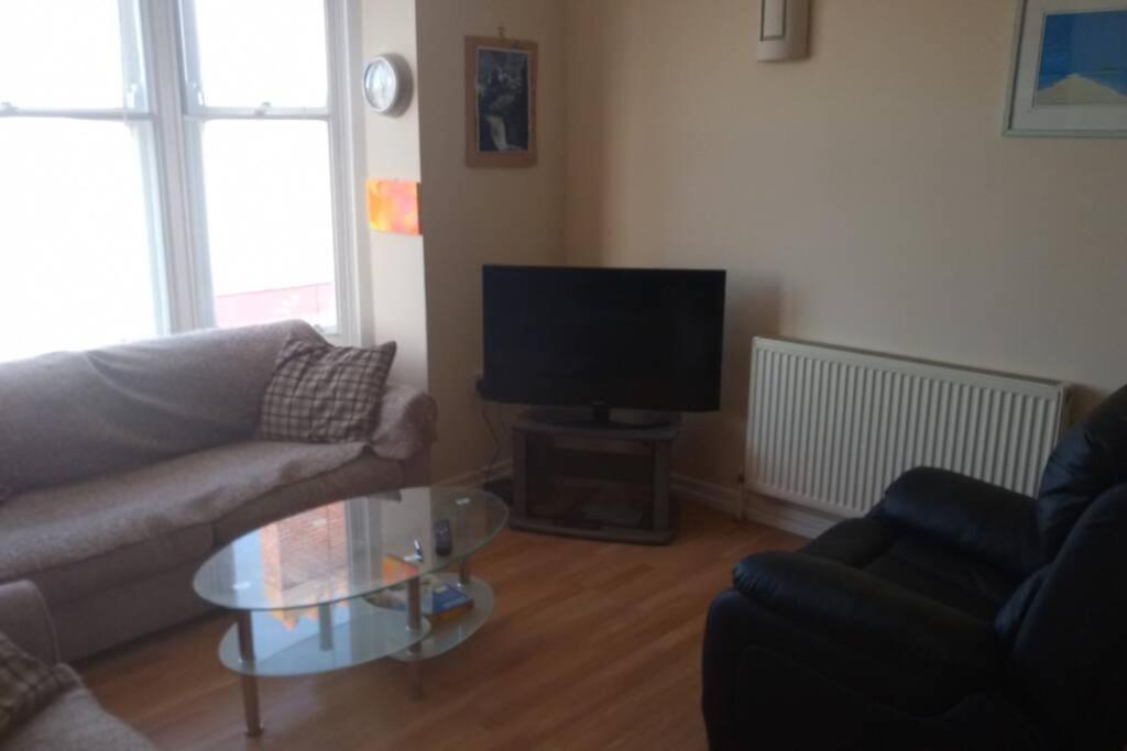 Amazing Sea Views ,brilliant Location Apartment *